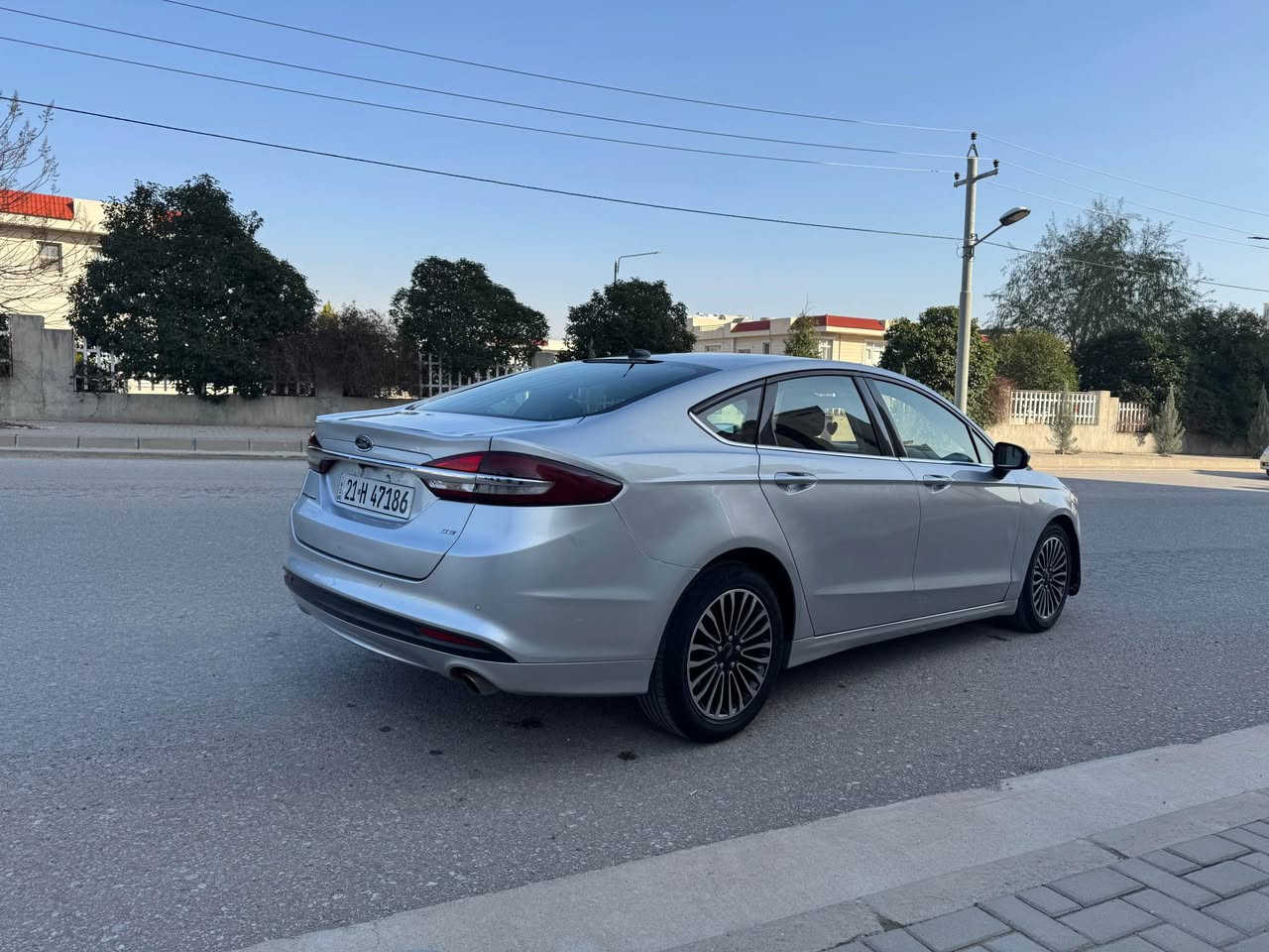 بەناوی خوا
    ***********
فۆڕد فیوژن 2017 SE مەکەینە2.5مەرغوب  
تەبرید مەرکەزی فینگر برێك گێر ڤۆلیۆم کوشن جلد کوشن کارەباسوکان تەقەڵ چوارجام وئەوێنە کارابا
کامێرا حاسەو بەسمە شاشەگەورەو گێچ ئەلیکترۆنی 
سەیارەکە 5پارچەو نیو بۆیاغە بێ ناوگرتن 
تاقمێك ویلی تیتانۆمی لەژێرە تایەوپاتری تازەیە کامل سێرڤس کراوە پێشی کامل داگیراوەسەنەوی تا 2028 تازەیە
ناوگێچ ئەلکترۆنی  
132000کم ڕۆیشتووە
 مەکینەنەکراوەتە(شار..سلێمانی) 
سعر98وەرەقەو کەمێك معامە السليمانية, العراق
