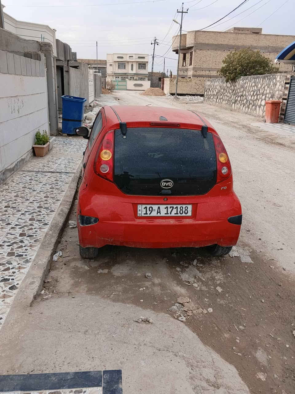 السلام عليكم
بي واي دي f0 موديل 2013 كير عادي
رقم كربلاء انكليزي 
مكينتهه توني مجفتهه بلادية تبريدهه كمبريسر عطلان
مكاني بابل رقم ***********
السعر 32 وبيهه مجال
