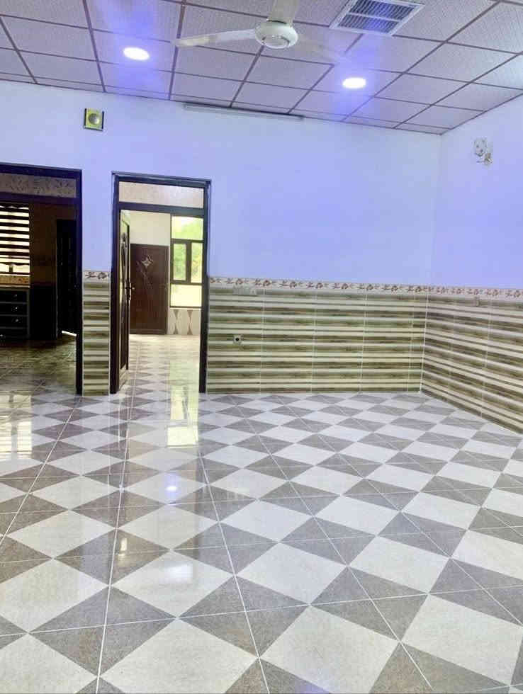 دار للبيع/كركوك/سرجنار/خلف جامع ابو بكر 

المساحة: 200 متر 

يحتوي على:
(2 غرف نوم+هول+استقبال+مطبخ+مساعد مطبخ
+صحيات+كراج سيارة كبير جداً+حديقة+مخزن)

لمعرفة السعر والاستفسار الاتصال على الارقام الاتيه:
(***********) اسيا 
‏(***********‏) كورك 
او مراسلتنا على بريد الصفحة

ملاحظة: يمكنكم ارسال الأراضي والبيوت
للأعلان عنها عبر صفحتنا بدون مقابل 
يرجى ارسال:
عنوان المُلك كامل 
بعض الصور للمُلك
سعر المُلك 
عبر الواتساب الخاص بالصفحة (***********)

لزيارة مكتبنا على العنوان الاتي: 
كركوك/سرچنار/فلكة سرچنار
