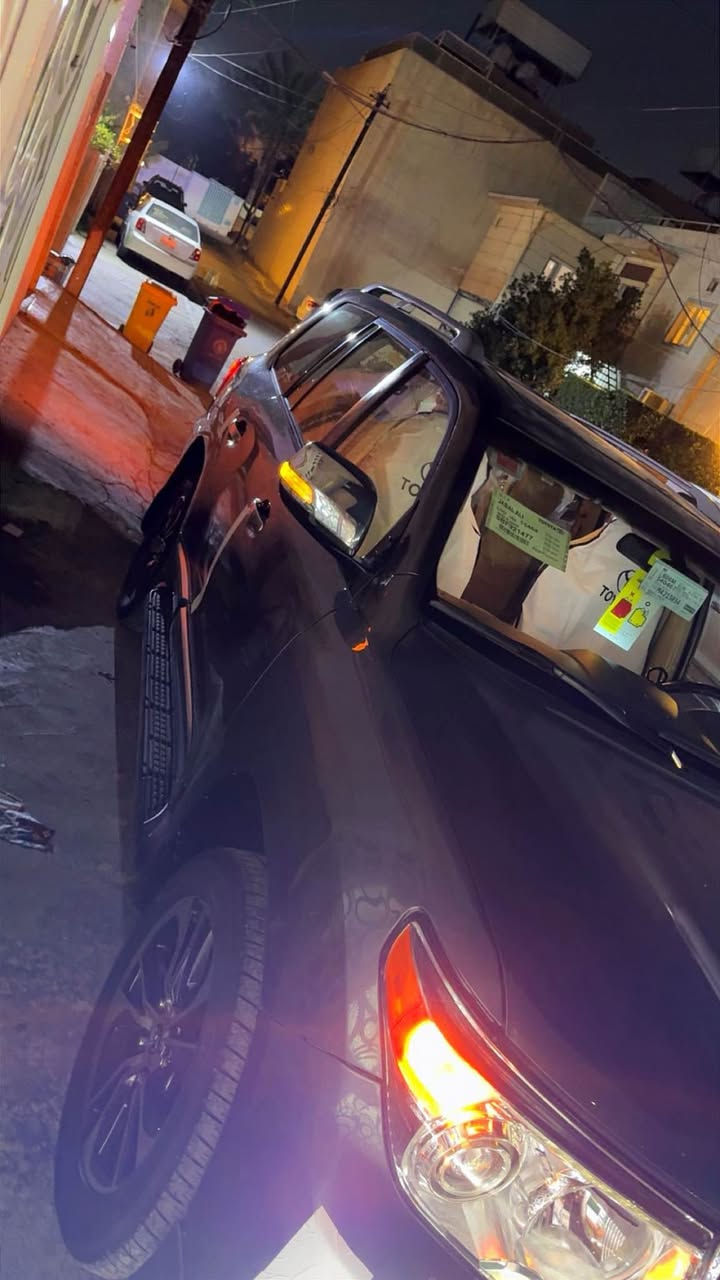 السلام عليكم اخوان لاندكروز 2014 السياره مكفوله وجديده كلش ومابيه نقص برغي كير محمرك تايرات دسكات باتري كله جديده وياله مال 2021 بيه بس ربع الجاملغ الامامي صبغ وبارد بصيط ماشيه 150 الف العنوان بغداد المنصور للستفسار *********** السعر 315 وبيه مجال بغداد, العراق
