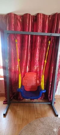 مرجوحه أطفال • مجال قليل