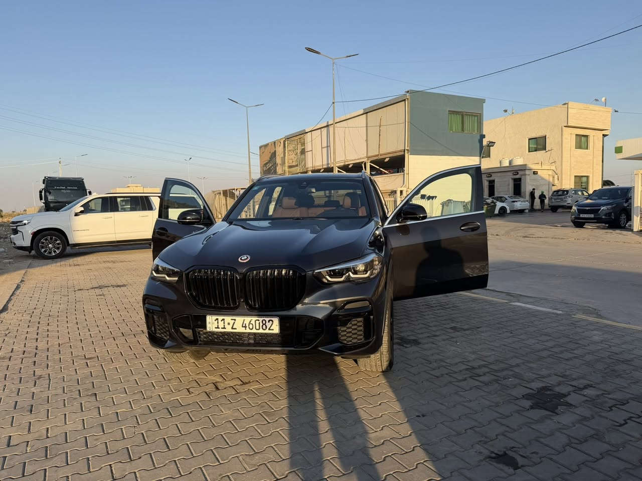 Bmw X5 للبيع
مواصفات السيارة : 
🔴موديل 2023
🔴هايبرد + بانزين + كهرباء
🔴عداد السيارة 25 الف فقط
🔴تدفئة كشنات امامية وخلفية وستيرن
🔴بانوراما
🔴جكات
🔴كامرات 360
🔴نقطة عمياء
🔴تثبيت سرعة
🔴رقم بغداد المشروع الوطني باسمي تحويل ثاني يوم

 السيارة فول ومواصفاتها معروفه وضربتها كلش خفيفة بدون ايرباك ولا شواصي ولا لغد وصورة الحادث موجودة شوفوها
سويتلها بوليش ونانو سيراميك وبدلت دهن وفلاتر قبل اسبوعين والسيارة كاملة من كلشي بدون اي نقص وشاحنتها موجودة
 واي مكان تردون تاخذوها تفحصون ماعندي مشكلة
• السعر 46000 $
للاستفسار اكثر اكتبلي بالتعليقات او خاص او على الرقم 
***********
