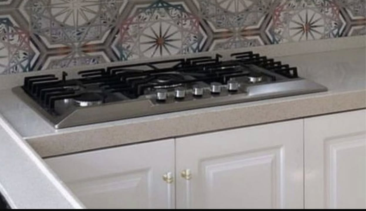 مكيف عدد 2شرط الشغل 250
طباخ شغال ونضيف 250
مبرده 175
طباخ منضدي شغال 120


**إذا كنت صاحب هذا الإعلان وتريد حذفه لأي سبب، رجاءا أرسل رسالة إلى الدعم الفني**