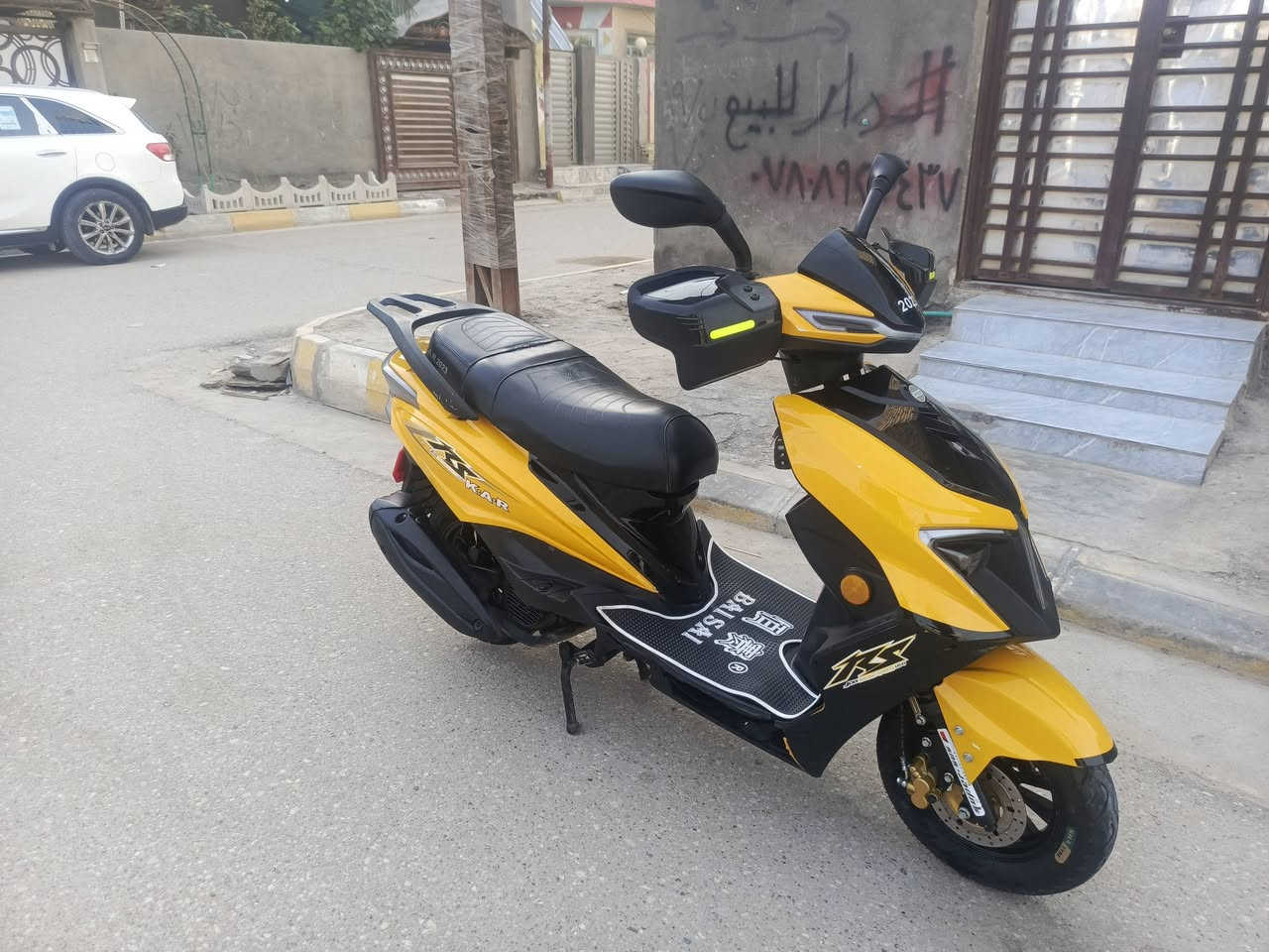 السلام عليكم ورحمة الله وبركاتة
دراجه صيني للبيع موديل 2023 مكينه 125cc ناعمه مكينتهه نص نگره تشتغل كل شي بيها جديد تخم تاير قبل سبوع شاده باتري جديد كابريتر جديده شوته جديده لونها مميز اصفر مابيها ظربه فقط الترايش الجوه ماموجودات كل نقص مابيها بريك امامي خلفي اشاير رباعي لايت عالي ناصي كيلومتر يشتغل مابيها اي صوت 
السعر 450قفل 
مكاني ناصريه الأسكان الصناعي 
للاتصال (***********)
