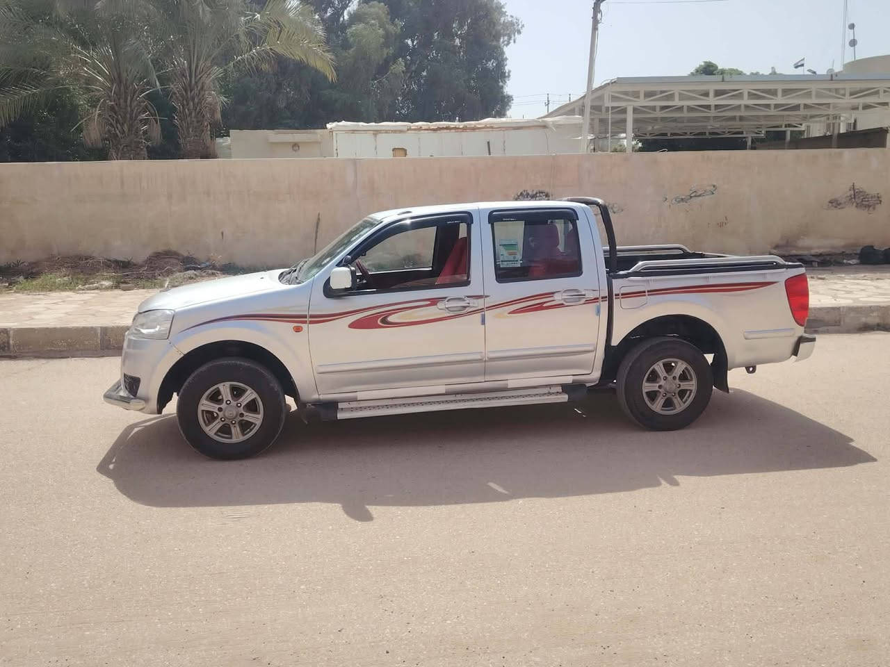 السلام عليكم بيكم كريت وويل 2013مكفوله من الضربه والتبديل سياره حلوه مال جناي جاهزه برغي ماعايزه رقمه قادسيه سنويه مجدده 29داخله هزاز السعر 55وبيها مجال الاتصال *********** مكان نجف
