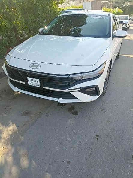 السلام عليكم 
النترا 2024 فول مواصفات 
لون ابيض
مرقم بغداد
بدون صبغ كلين. 
قبق جنطه. تبديل. نفس الون بلادي
بدون ايرباك
فتحه سقف
بصمة 
تشغيل عن بعد
دخول ذكي 
تدفئة بلكشنات
تدفئه بالستيرن
تبريد منفصل
شاشة متصلة كبيرة 
عدادات دجتال
رادارات اماميه وخلفي وجانبية
السيارة جديدة بمعنى الكلمة
السيارة باسمي تحويل ثاني يوم
مرقم بغداد
العنوان بغداد الكرخ
غير متواجد ع الفيس بوك

*********** بغداد
