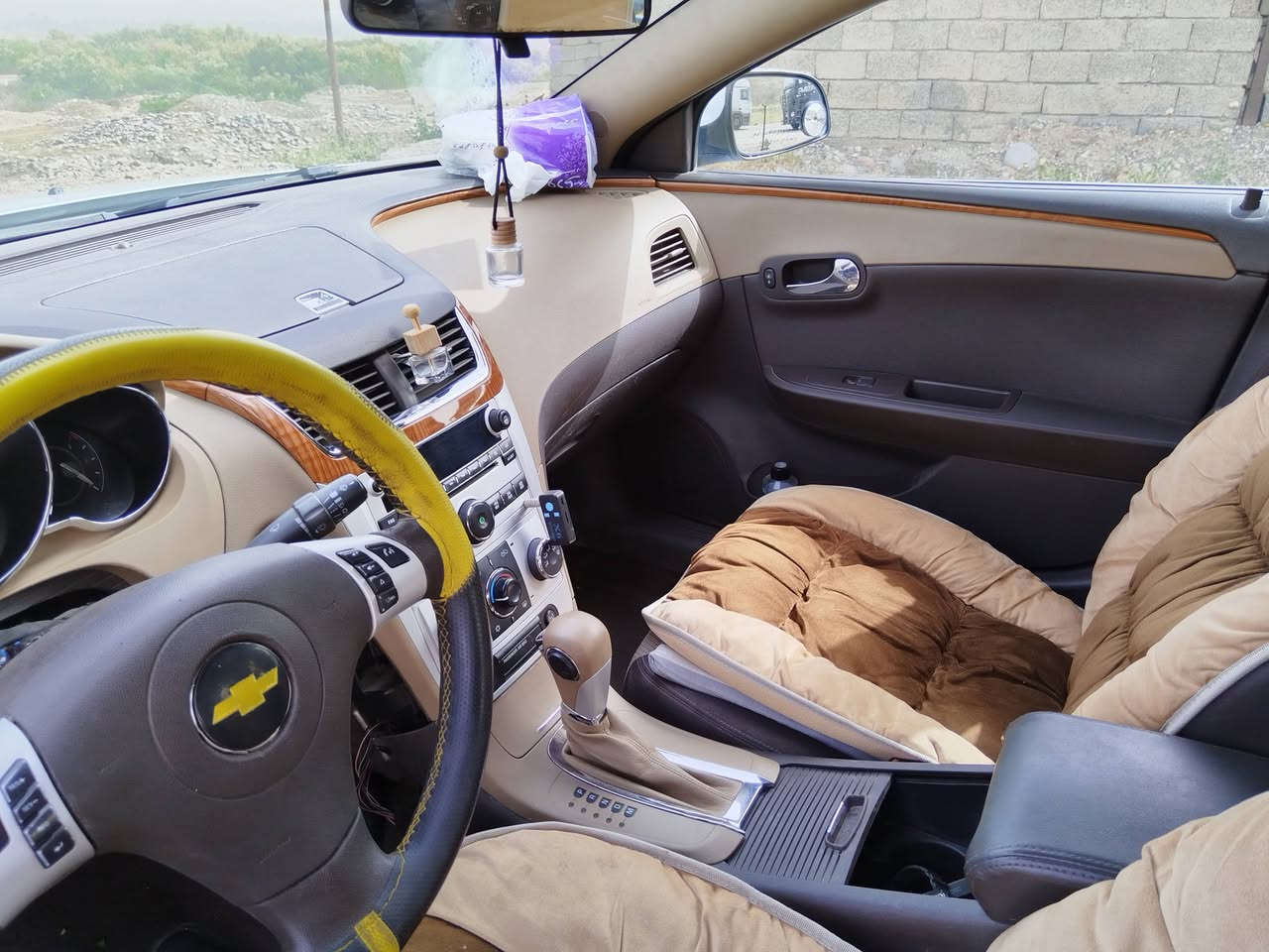 ماليبو 2011 خليجي مواصفاتها معروفه
رقم جديد وسنويه لحد 27 

هزه جديد بدون غرامات 

كير ومحرك وتبريد كلهن على وضع البلادي 

ماشيه 270 

التعديل موضح بالصوره الباقي كوله مكفول 

(سعرها 88 وبيها مجال بسيط السياره واكفه عليه بشده واني على بواب زواج رجاء لحد يقارنها بالتعبانات ويكسر عجبتك خابرني تشلع عيني شنو تلكه بي نقص انزله من السعر  ماعجبتك لاتكتبلي سعرها سبعينات ) 

#كورك*********** واتساب

#اسيا***********
