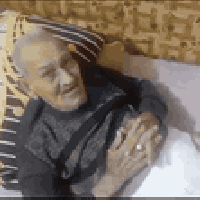 لاحوله ولاقوة إلا بالله العلي العظيم   رجال كبير بالسن مشلول بحاجه إلى...