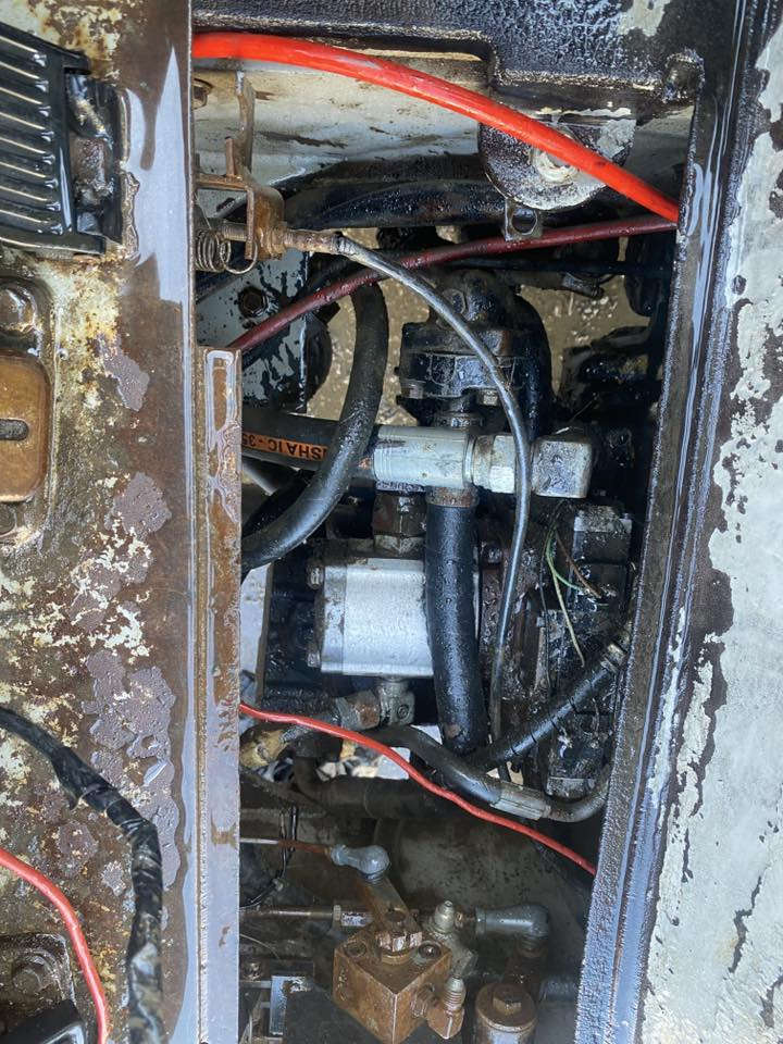 شفل كاماتسو حجم 40 تخم تايرات مامسجل مكان رمادي مكينه نضيقه رقم ***********
