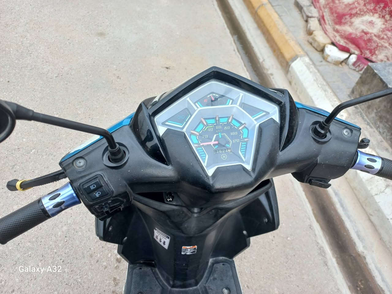 البيع ZR موديل 19 دراجه مكينه ما مفتوحه شرط دراجه نضيفه كلش ما نقصه شي سعر 950
*********** مكان سماوه
