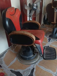 كرسي حلاقة • قابل تفاوض • مستعمل