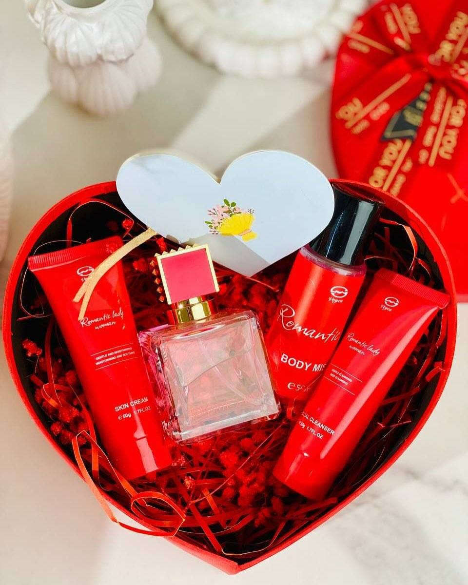 هدايا عيد الحب
تبقى عالقه إلى الأبد 
بكجات هدايا عيد الحب رجالي نساىي انيقه وراقيه جدا 
العنوان بابل الحصوة حي الشهداء عمارة الوردة البيضاء كوزمتك سيدتي للتواصل *********** واتساب يوجد توصيل داخل المنطقه وايضا لكافة المحافظات علمآ زبائنا متواجدين للساعة ١٢ليلآ
