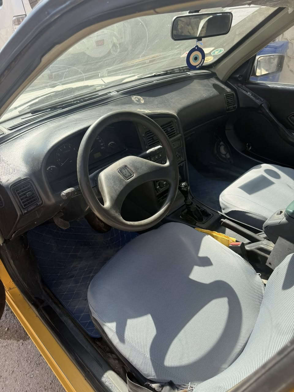 السلام عليكم للبيع بيجو روى للبيع سياره كلش نصيفه وحلوه ورقم بغداد الماني كير محرك كله عل ابلاد السعر 27 وبيها مجال للاستفسار على رقم ***********
