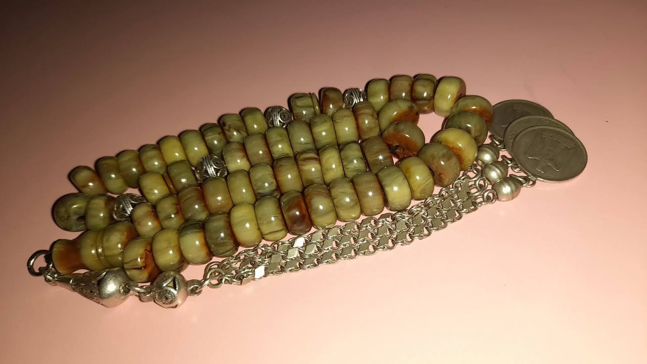 خليلي عينك عالمميز.........وجيبها ازا فيك اتجيبها.....

الوصف مسبحة مسكي الماني دبس وراشي انتيك الانتيك 55حبة طاحون ترمسية مزينة بطقم فضة عيار عالي انتيك شامة وطقة وريحة بنج وبتشيل موضح بالفيديو من الاخر مابدها شرح مقفولة بدها عريس
#الشمالي طرطوس المدينة تاجر شنطة 
#ابوحيدر0990433674وااتس/0991980690
نقطة مباركة مشاركة تعليق بيوصلك السعر 
شحن لكافة المحافظات السورية واللبنانية


**إذا كنت صاحب هذا الإعلان وتريد حذفه لأي سبب، رجاءا أرسل رسالة إلى الدعم الفني**