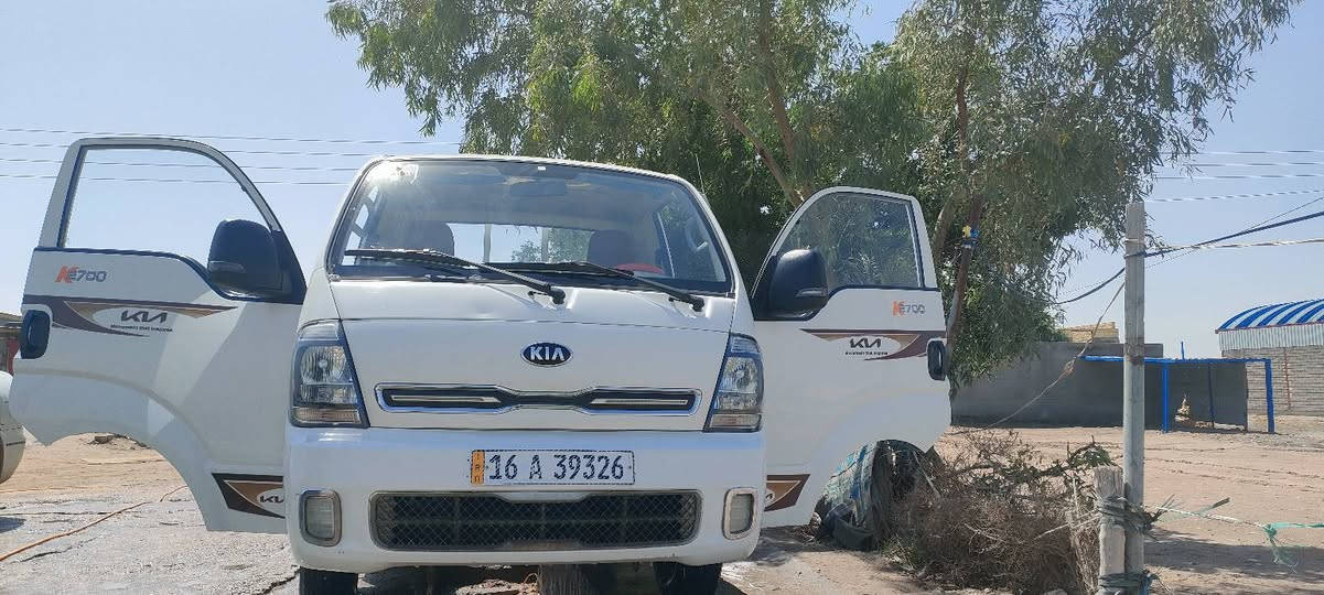 السلام عليكم
سياره كيا بنكو حمل للبيع 2022 كفالة عامه من كلشي سياره جديده وضع الشركه بأسمي هزه جديده جاهزه للأخير مداور ثاني يوم 
السعر 137 وبيها مجال مكان سوق الشيوخ 
***********
