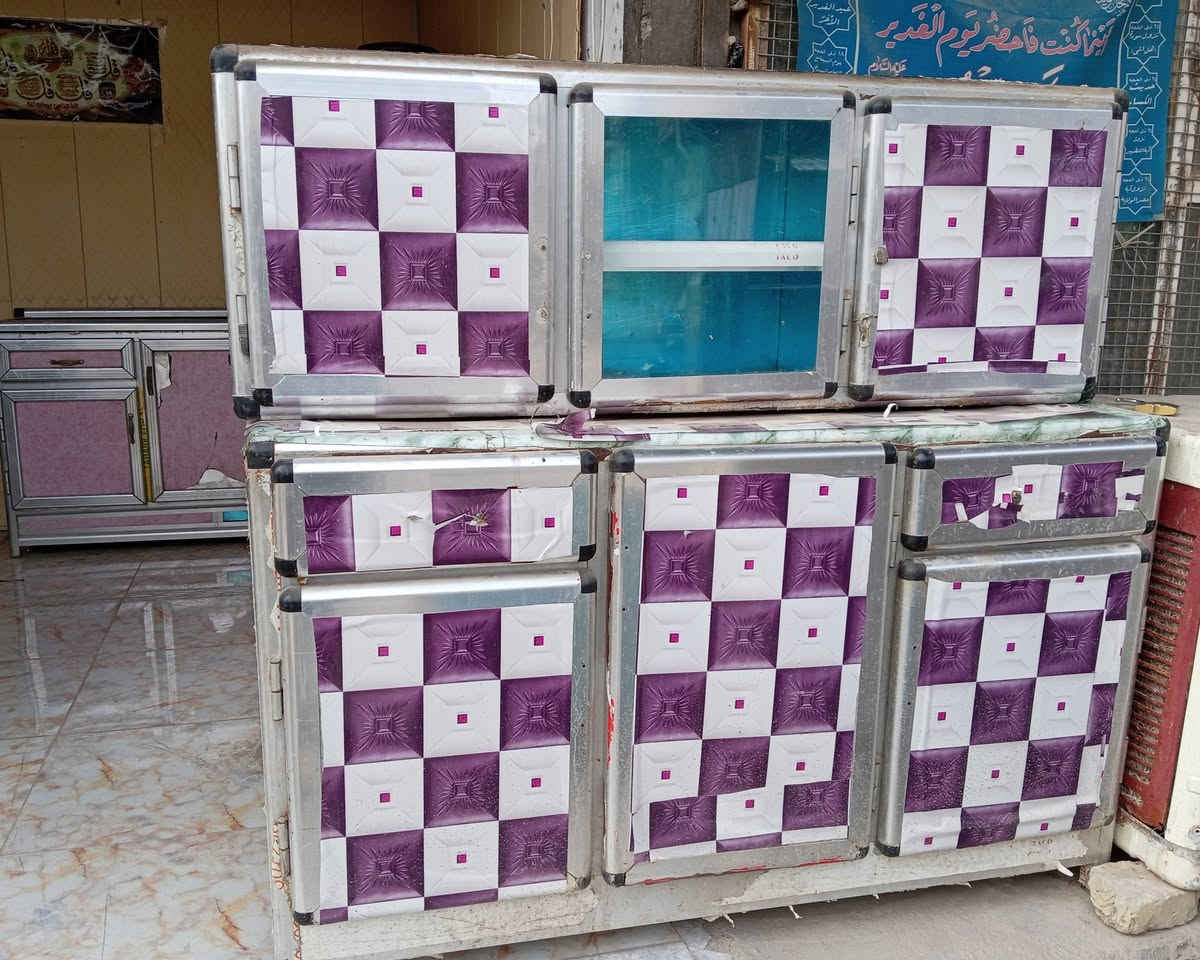 بسم الله
غراض للبيع العنوان المحمودية مقابل المركز الصحي 
والمحل الثاني شارع قيم َمقام قرب الوكيل ابو كريم ويوجد ايضآ باله في مجمع المنصور التجاري خلف عمارة الخضيري و مقابل البيت التركي
***********
***********
