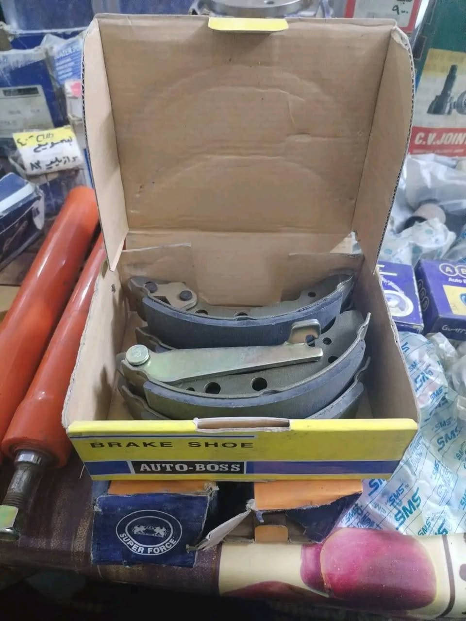 تريشة صندوك 
بولبرن كلج 
بولبرن امامي 
بولبرن خلفي 
دسكات امامي 
بنز خلفي 
درايم شفت داخلي وخارجي 
العنوان ديالى 
توجد خدمة توصيل لجميع المحافظات 
***********
