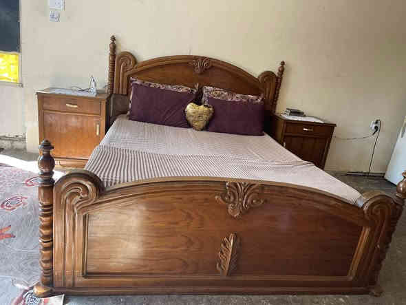 غرفه نوم صاج شغل عراقي خارج وداخل سعر 450 وبيها مجال للتواصل واتساب ماسنجر***********
