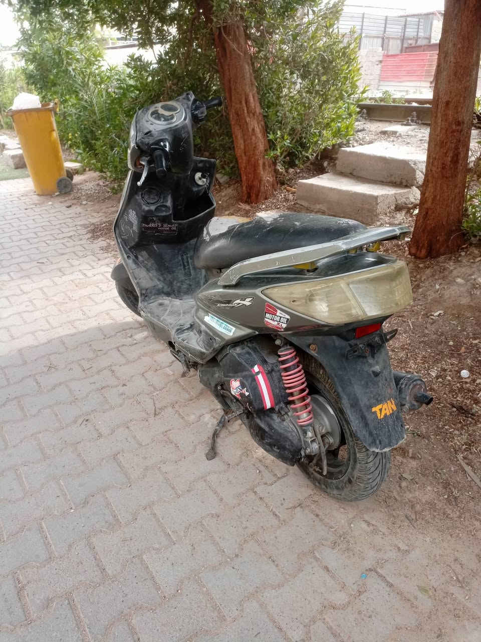 السلام عليكم عندي سكنس فحل كابريتر للبيع شغاله نكره مكينه حلوه طسته ناعمه لاتبخير  ولانضوح كهربائيات شغاله مكاني بغداد ساحه عدن السعر 250 نهايته هذه رقمي *********** اتصال
