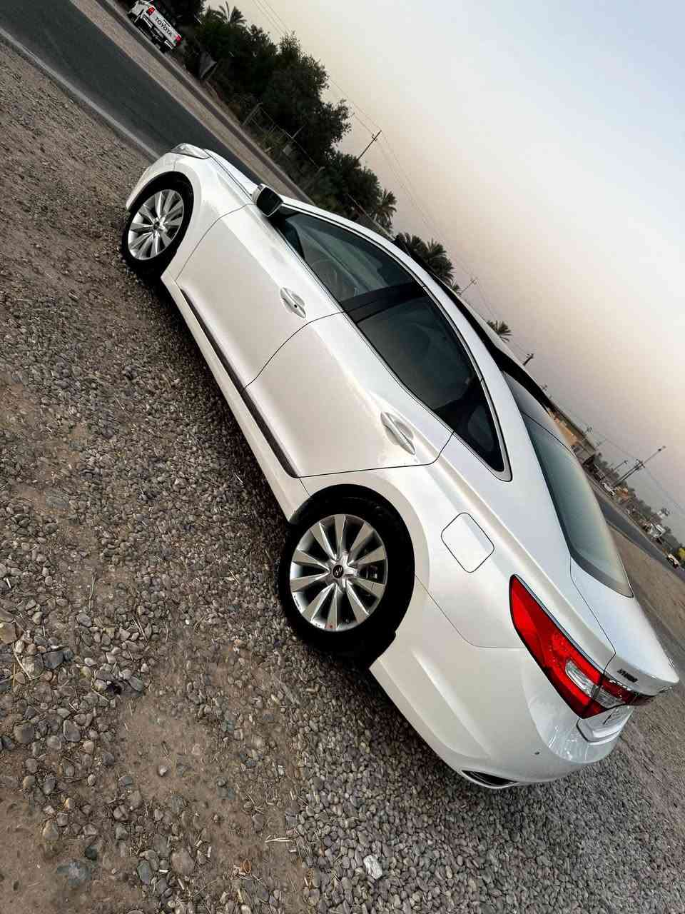 السلام عليكم ازيره خليجي 2015
السياره بيه صبغ الباب خلفي وشويه من الجاملغ اثر شخوط 
مكينه ٣٠٠٠ 
مكان بابل 
السعر 135 وبيه مجال قليل 
***********
