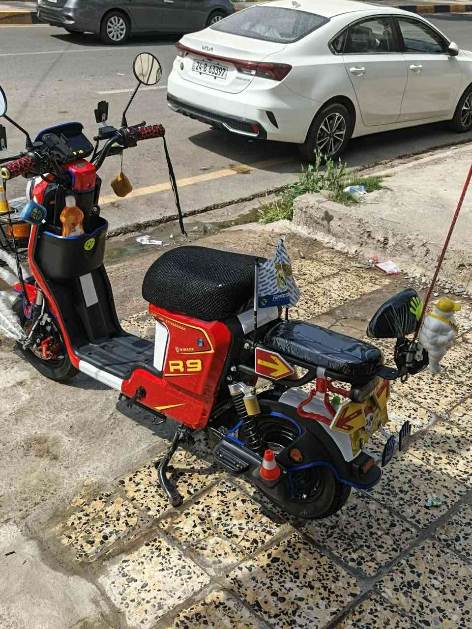ماطور للبيع مع اغراضها كامل مستعمل اقل من سنة ما بيها اي عطل عقل وبطارية وملف ما بيهم اي شي و4 نمر يمشي بسرعة 109 سعر 600 لتفاصيل اتصال على رقم 
***********
