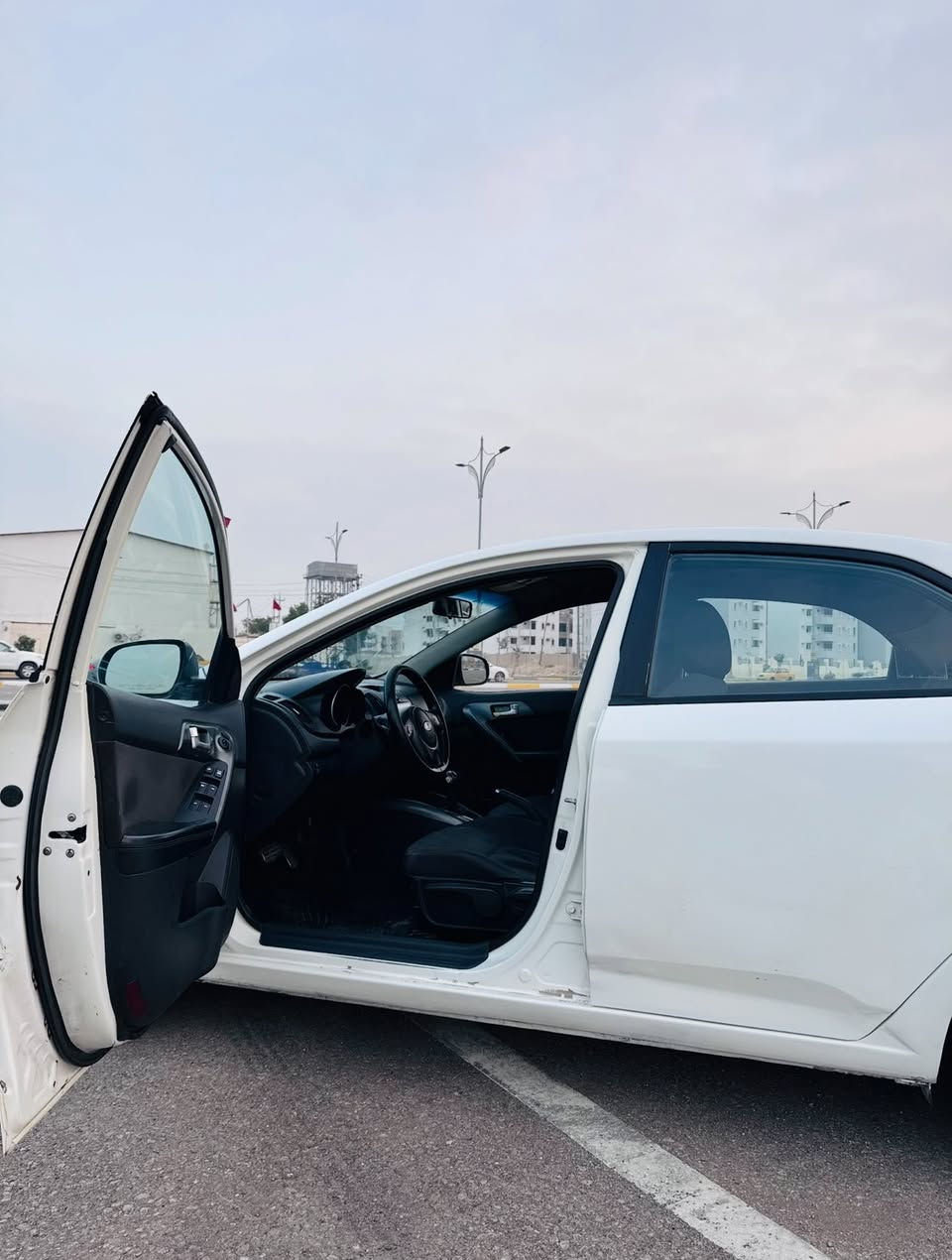 سلام عليكم سيراتو 2013 خليجي
بيع او مراوس
محرك 1600 دوش كير 6 نمر
تبريدها خير من الله
مكينة لا تبخير ولا تنقيص
حدادية جيدة
السيارة بيها رشات صبغ

مواصفاتها
تحكم ستيرن جهتين
اشاير بالمري وشفط كهربائي
كاميرا وتاب وحساسات خلفية
بريك نظام ABS 
تخم تاير امامي جديد
وباتري جديد
السعر 90
موجود ع الرقم والواتساب 
***********
