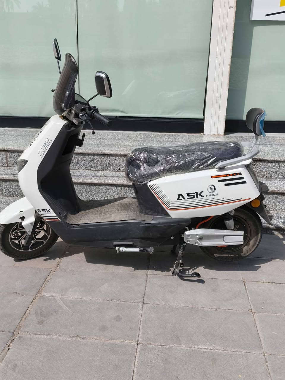 دراجه شحن صرله سبوع من مخذه جديده لك مابهى اي نقص سرعه 100 مكاني كراده العرصات  شخط مابهى درجه لك سعره 950 الف رقم الهاتف ‏‪***********‬‏
