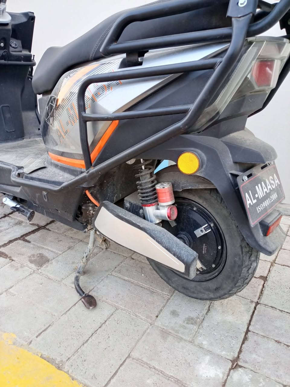 للبيع 600 بعده نظيف حيل بس 3 بطاريات يقرن 6 والباقي جدد
***********
