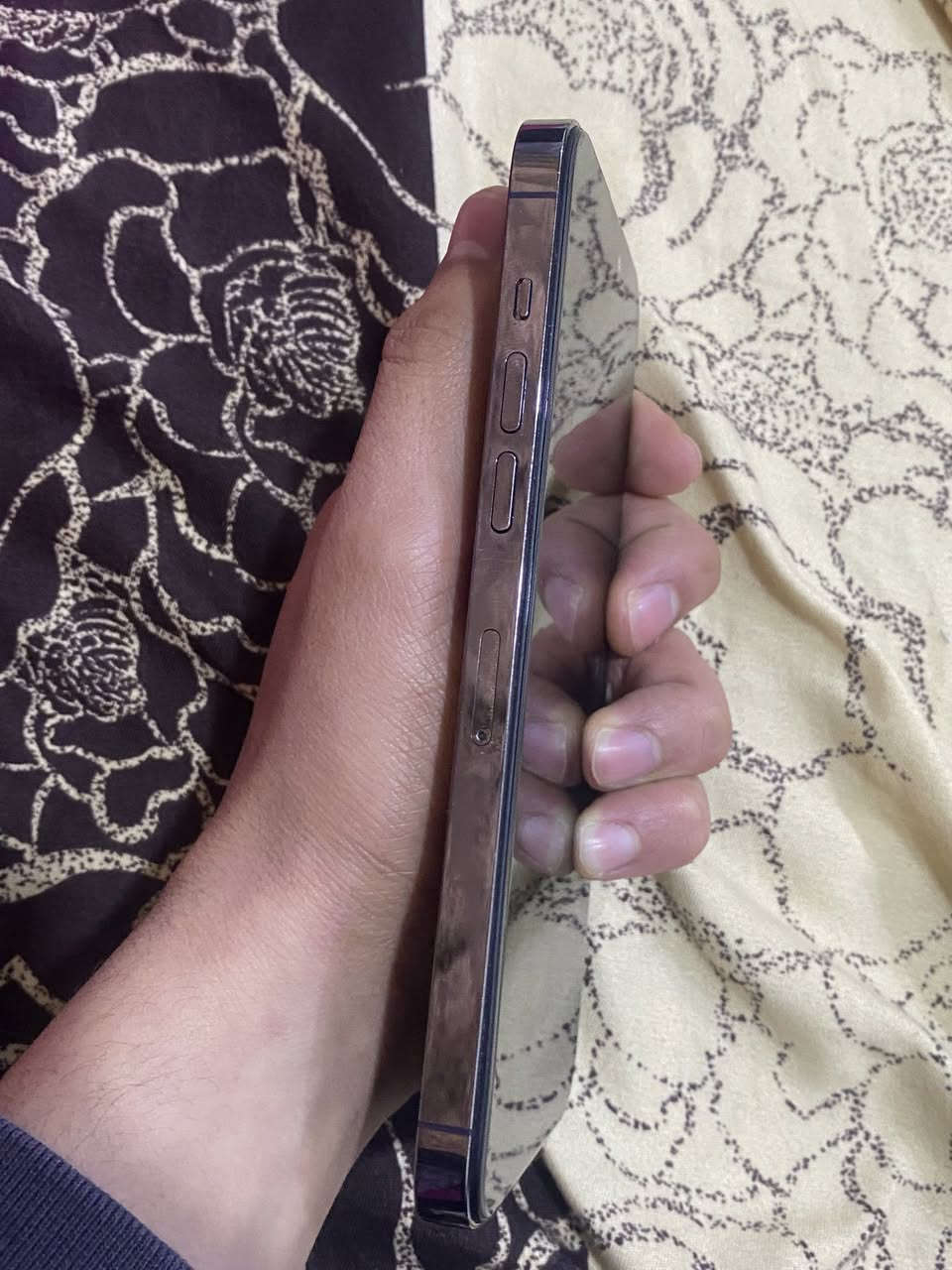 14 برو ماكس
ذاكرة 256
بطارية 84
دبل سيم ZA 
مبدل شاشه 
600 بي مجال بسيط للشراي 
***********
