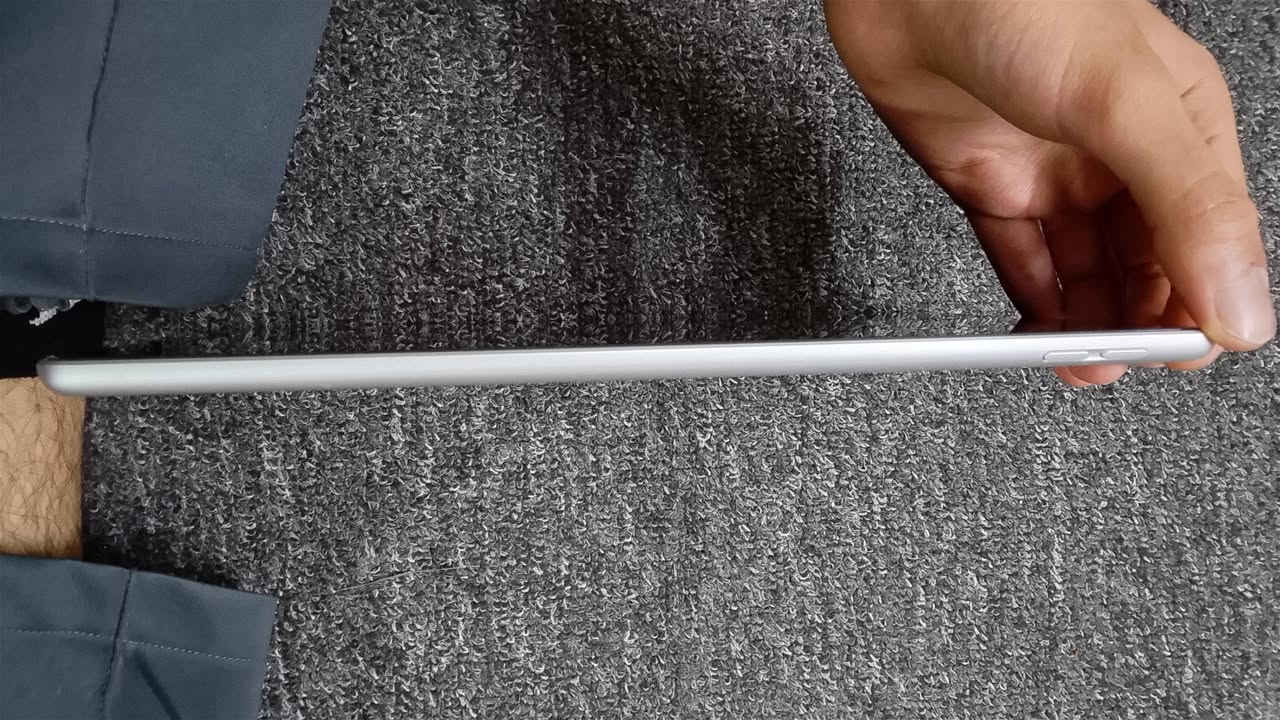 السلام عليكم .. أيباد الجيل التاسع مصارلة ٤ اشهر من مفتوح بطاريتة بين الـ١٠٠ و ٩٥ ايباد شخط مابي ومكفول مابي ولا عطل مراوس او بيع السعر ٢٧٠ للاستفسار ***********
