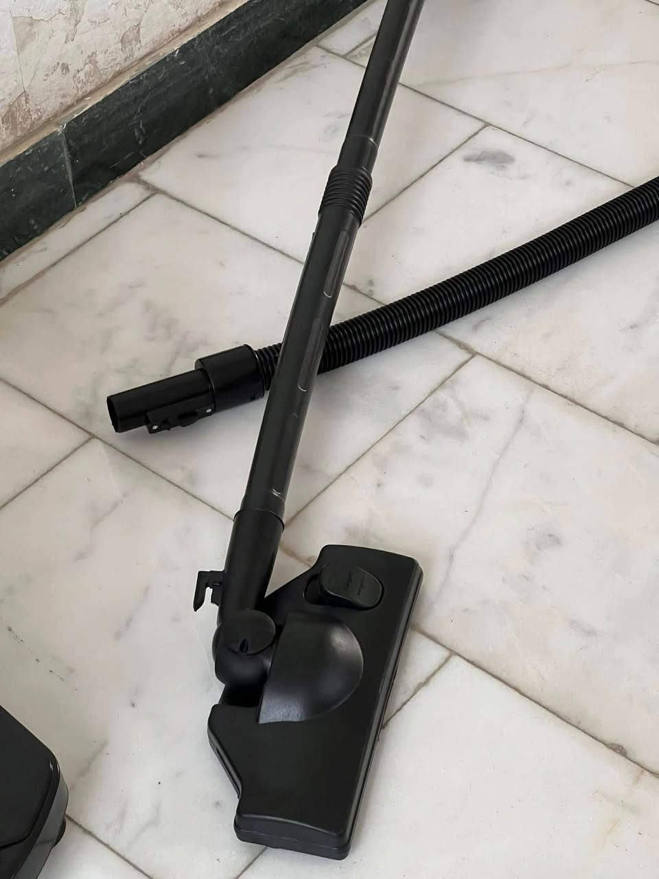 مكنسه كهربائيه غير مستخدم
السعر 59 بيها مجال 
بابل حي الطياره .


**إذا كنت صاحب هذا الإعلان وتريد حذفه لأي سبب، رجاءا أرسل رسالة إلى الدعم الفني**