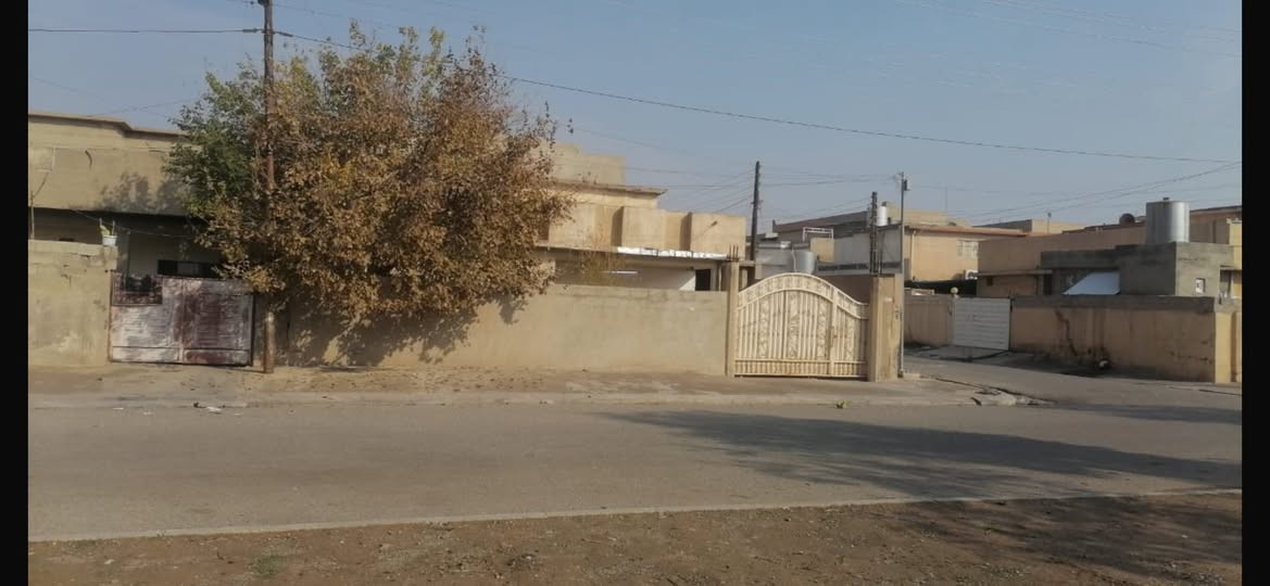 دار للبيع طابو صرف المساحه ٢٨٠ متر الطول ٢٠ متر العرض ١٤  الموقع ركن على شارع عريض تجاري 
العنوان كركوك القادسيه الثانيه قريب من حديقه السلام وجامع الهدى
السعر ٢٠٠ مليون
حاليا  البيت مؤجر بسعر ٢٠٠ الف 
للمعلومات  الاتصال ب ابو قتيله

***********
