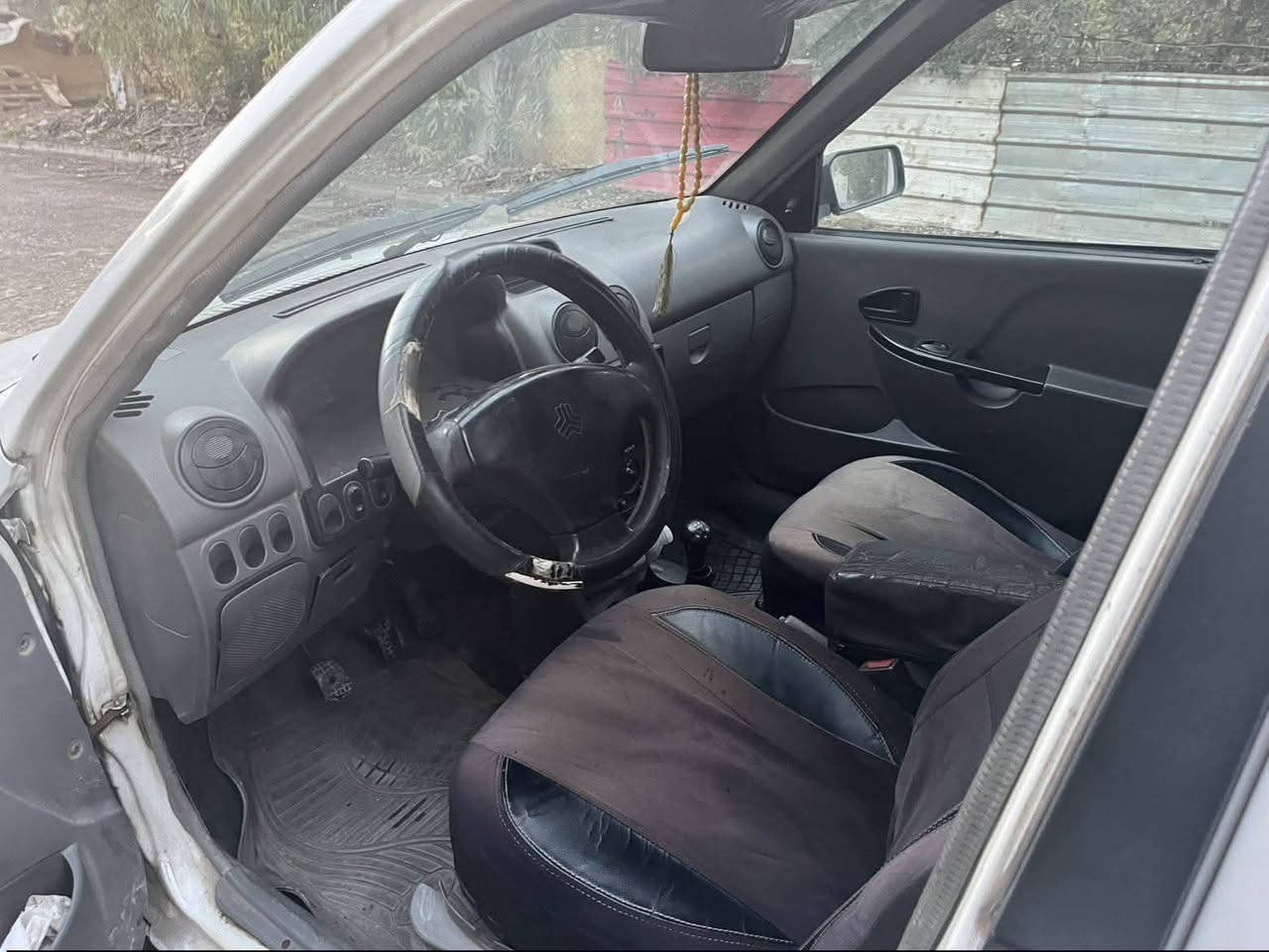 السلام عليكم
سايبا 
موديل:2012
مكاني موصل 
صاحبه الشرعي بالموصل  عندي وكاله عمه
دوشمه جديده بدون ضرر تقليم فقط  
السعر 30 وبيه.مجال قليل 
الرقم.***********
