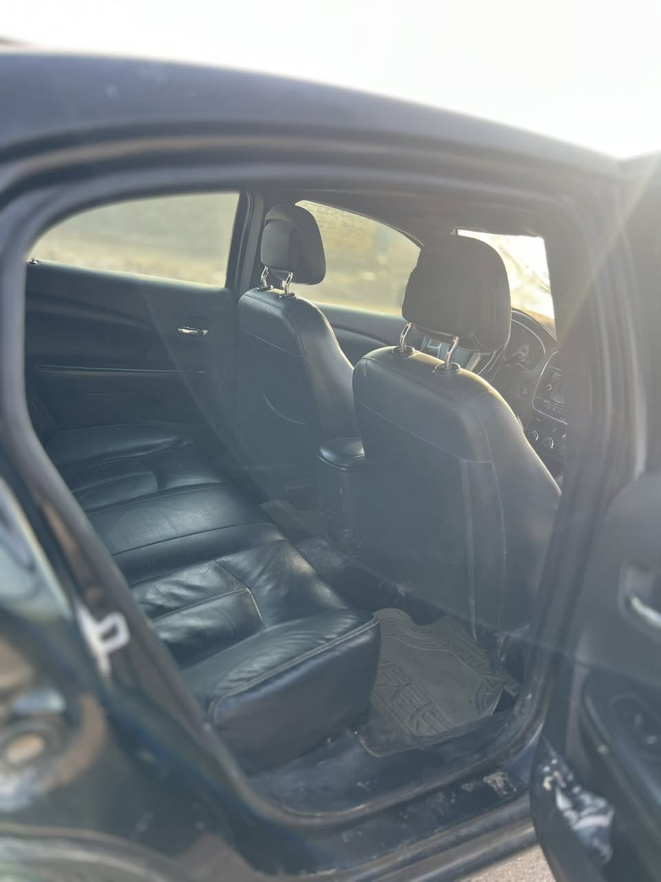 c200 2012 *  
* فئه s 
* فول ماعدا البصمه
* ضربتها ب امريكا بنيد وجاملغ وبلعراق بس جنطه 
*رقمها بغداد 
* مكانها بابل
************ 
السعر ٧٨
