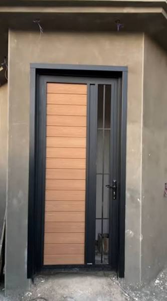 بسم الله الرحمن الرحيم 
مستعدون لعمل جميع الابواب والشبابيك الحديديه 
***********
***********
