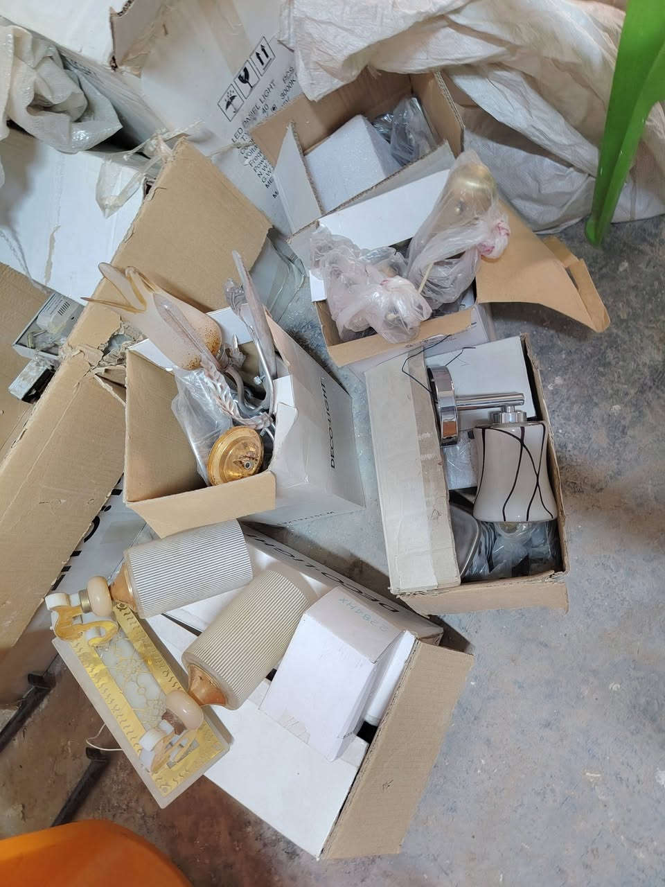 للبيع مستعجل عدم التفرق الأسعار ب الفيديو
مكاني بغداد جسر دياله الجديد ***********
