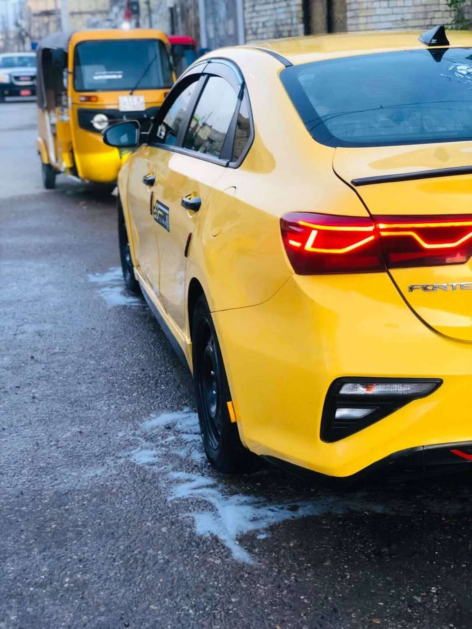 سلام عليكم فورتي ٢٠٢٠فول عدة لفتحة جيتي لاين مكينة٢٠٠٠ لكير ايتي حادث بجم ريدهة١١٥وبيهة مجال رقم***********
