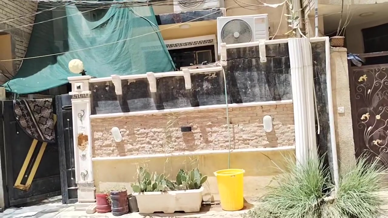 دار ملك صرف زراعي كربلاء حي العباس مساحه 75 متر بتكون الارضي استقبال مطبخ غرفه نوم صحيات داخلي وخارجي والثاني ٢ نوم وصحيات سعر 135 مليون ابوعلاء *********** ) ( *********** )
