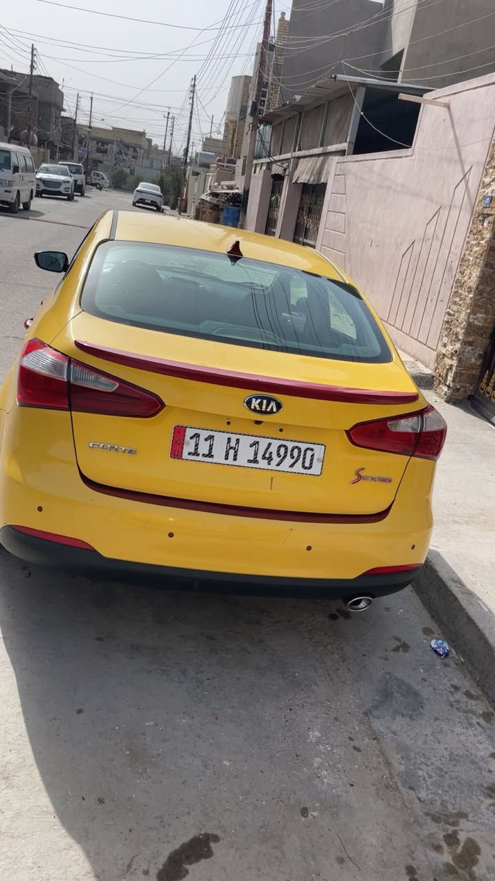 سلام عليكم كيا فورتي موديل 15مكينه 2000 جي دي اي حادث جاملغ فقط ولبقي ليبل واحد سيارة جاهزه من كلشي كير مكينه تبريد تتفئه تخم تاير صدر خلفي أمامي سعر 105 وبيها مجال بكاني بغداد رقم الموديل ***********
