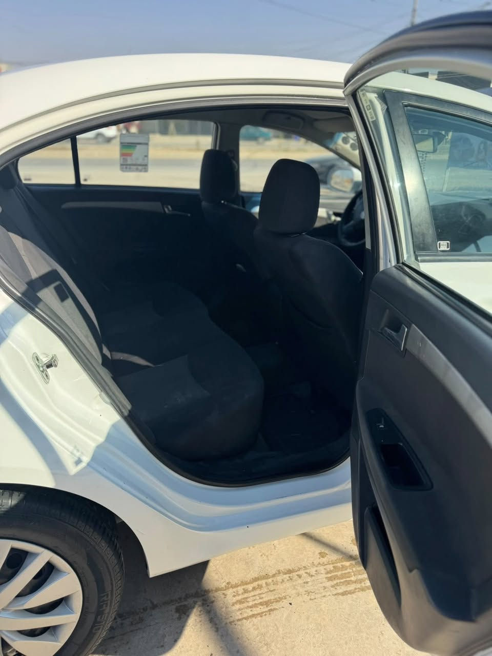 MG 3
مديل 2015
لون ابيض 
محرك 15 عادي 
كير عادي 5 نمر 
كير ومحرك شرط 
تبريد شغال ثلج 
رقم اربيل شرعي موجود 
بلا غرامات 
سياره كلين بلا صبغ خلاص 
 سعرها 85 وبيها مجال بسيط 
***********
