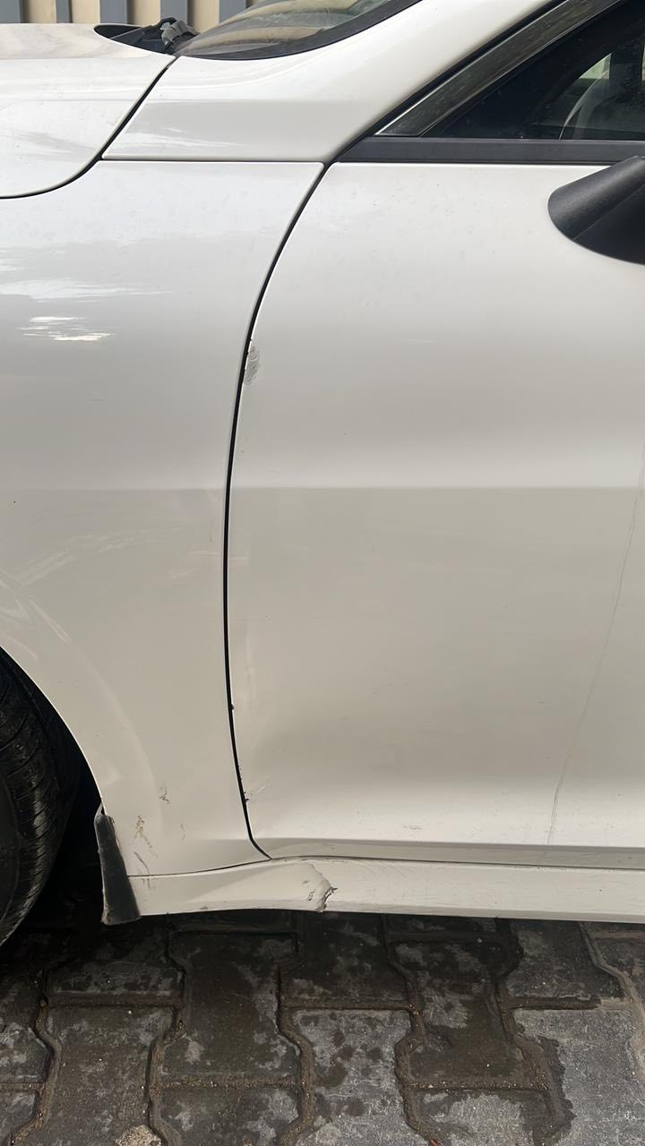 السلام عليكم كياk5موديل2021خليجي السياره ماشيه٥٠الف كيلو باسمي مواصفات العاديه تحكمات ستيرن مودات قياده تبريد قطعتين حساسات اماميه خلفيه مري شفط السياره بيها بارد بالاباب الامامي مال سايق والباب الخلفه نضربت عندي عل حطتها ممصلحه شوفها بعينك السياره مكانها الاعضميه سعرها ١٨٧وبيها مجال ورى متجي تشوف بعينك مانطي سعر بالمبايل هذا رقمي***********
