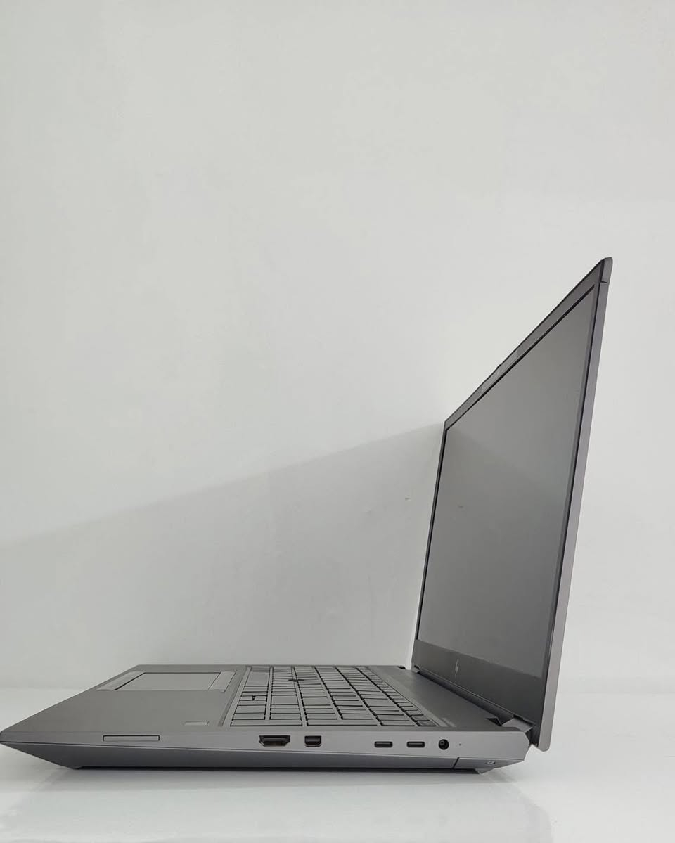 🔥 HP ZBook Fury 15 G7 – محطة عمل قوية
المعالج: Intel Core i7 – الجيل 10 (H) بسرعة 2.70GHz
الرام: 16GB DDR4
الهارد: 512GB SSD
كرت الشاشة الداخلي: Intel UHD Graphics
كرت الشاشة الخارجي: NVIDIA Quadro T2000 with Max-Q Design بسعة 4GB
الشاشة: FHD
الكيبورد: ليزري ضوئي AE
نظافة: عالية جداً

790 دينار بس
***********
✨ التفاصيل المرفقة مع الجهاز:
• ضمان شهر بعد الاستلام
• فحص أمام المندوب
• توصيل سريع خلال 24 ساعة
• تغليف احترافي
• ملحقات: حقيبة + ماوس + ماوس باد + شاحن أصلي
