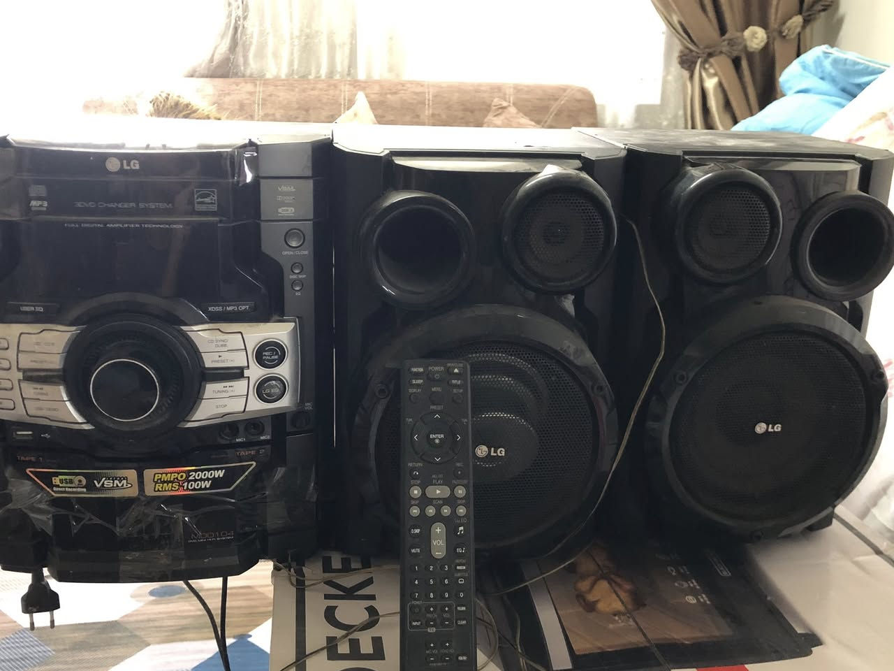 مكبر صوت بدون اقراص اصلي من شركة  LG
السعر 100


**إذا كنت صاحب هذا الإعلان وتريد حذفه لأي سبب، رجاءا أرسل رسالة إلى الدعم الفني**