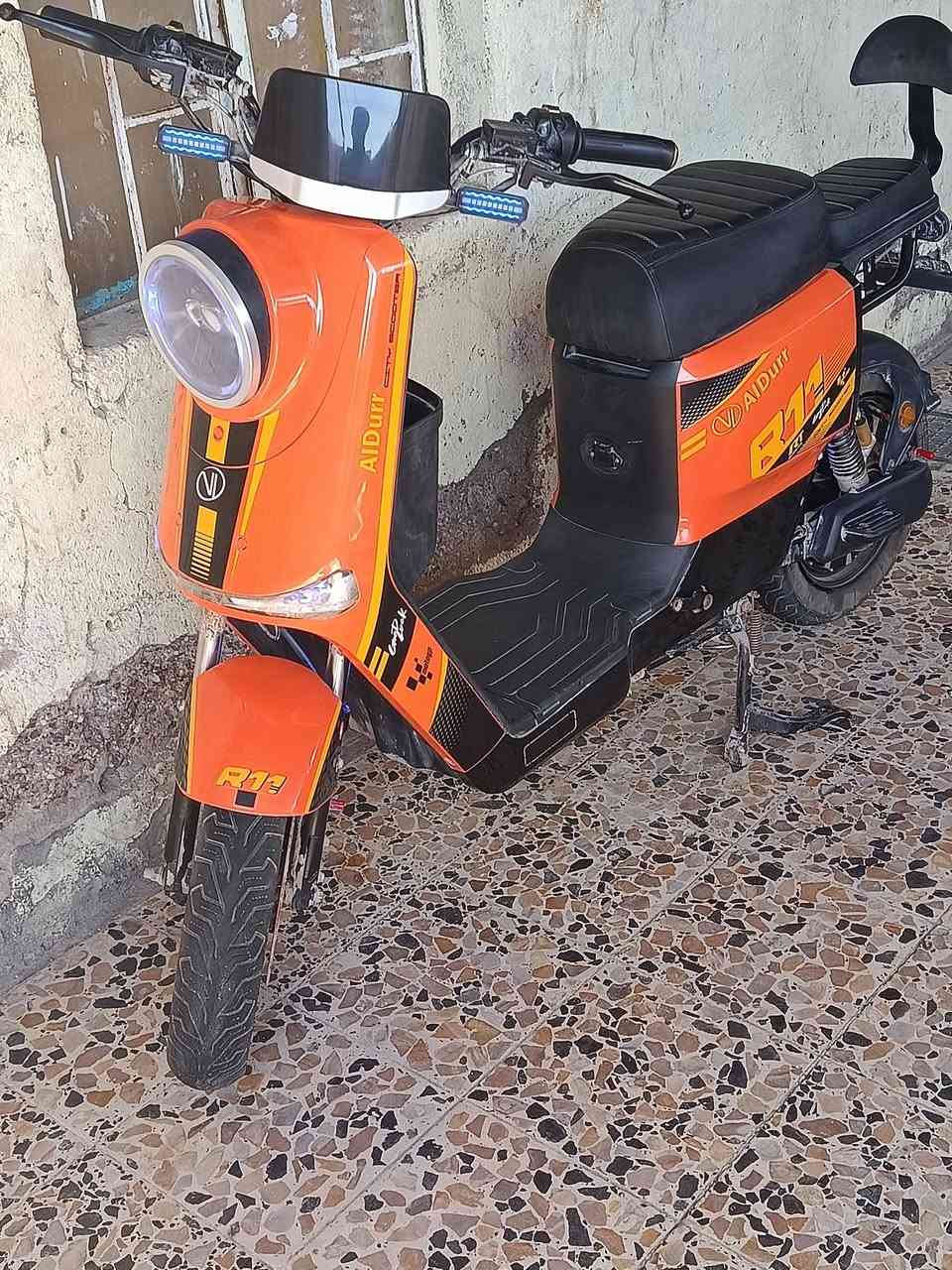 السلام عليكم
دراجة R11 موديل 2026

صارلها 4 اشهر وما متعوبة ولا ماشي بيها مسافة بعيدة 

كل غراضها اصلية وبحالة ممتازة 

السعر 600 الف, علما اني اشتريتها سابقا ب 750

للتواصل على الرقم ***********

العنوان البصرة قضاء شط العرب - منطقة الجزيرة الفيحاء - نهر ابو الزوري قرب سنتر سلام
