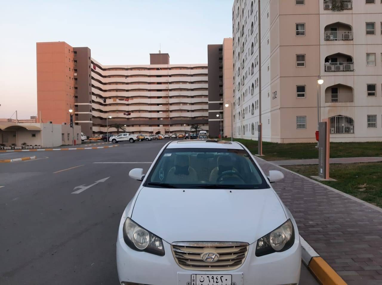 النتره موديل 2010 وارد امريكي  اريدها  ابشدة وبيها مجال قليل السياره بسمي  الحد 27  رقم التليفون ***********
