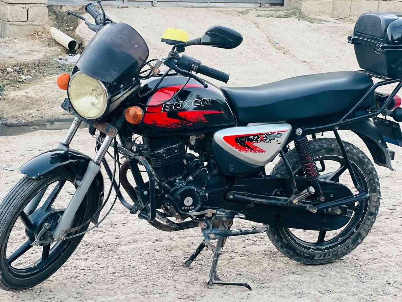 مرحبا اخوتي بوكسر BM150 للبيع موديل 20 السعر المطلوب 650وبي مجال 
*********** ملاحضة بسيطه الجنطه مو من ضمن البيع
