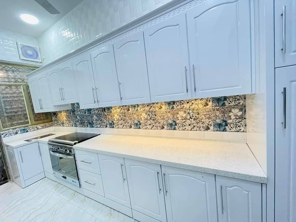 ❗️❗️ تبيه تنبيه تنبيه مهم ⛔️⛔️😱 عوائلنا  المقبلين على شراء المطابخ
قبل لا تشتغل مطبخ  شاهد المقطع كاملا😱😱 
 راح اشرحلكم بشكل مفصل 

 ١.  المقطع تركي حصرا سمك عالي جدا جدا 
٢.  البليت ثقيل وبيه جسور اضافيه يعني ضمان البليت تخلي طابوك  لا بلوك وميكول اخ راسي ولايهتز 

٣.   كل باب بيهه ٣ نرماده يعني وره خمس سنوات اذا فكرت تعطل الباب بيهه نرماده احتياط وهم تشيل حمل الباب لان أبواب الخشب  ثكيل  
لا  ومو بس هذه 

 ٤.  كل مقطع راح يتحشى بخشب
يعني راسك بارد ومطمئن  

٥. الارجل النوعيه الثقيله  مو البلاستك 
 
٦.  المقابض او اليدات نوعيه ثقيله 

٧.  كل البليت ينشد برغي  +مسمار تونك يعني لايخلع ولاينفتح

٨. المجر مبطن بالالياكابوند وبوري  من الجهتين
والسلايت بولبرن هيدروليكي 

  ٩.  وكل كاونتر من الضهر بيه مقطع بوري يسند الكاونتر حته يتحمل ثكل المرمر

↩ #العنوان الكوت الكريمية⬇️ قرب المركز الصحي⤵️ مجاور الفرن
للاتصال....
***********
***********
