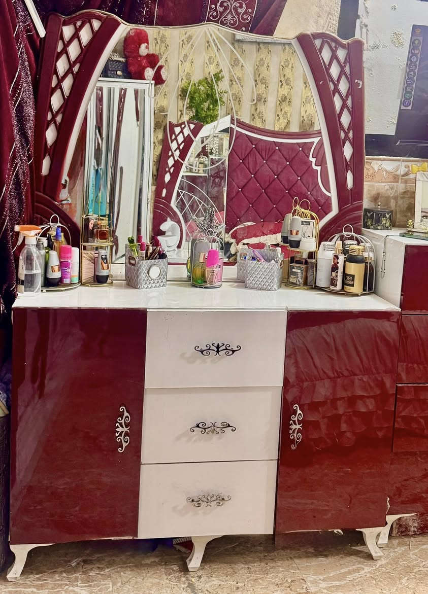 غرفه تركيه 10 قطع ثاني شده الغرفه كلش نظيفه والله نظافتها 90‎%‎ سعرها 450 وبيها مجال المكان بغداد البلديات ***********
