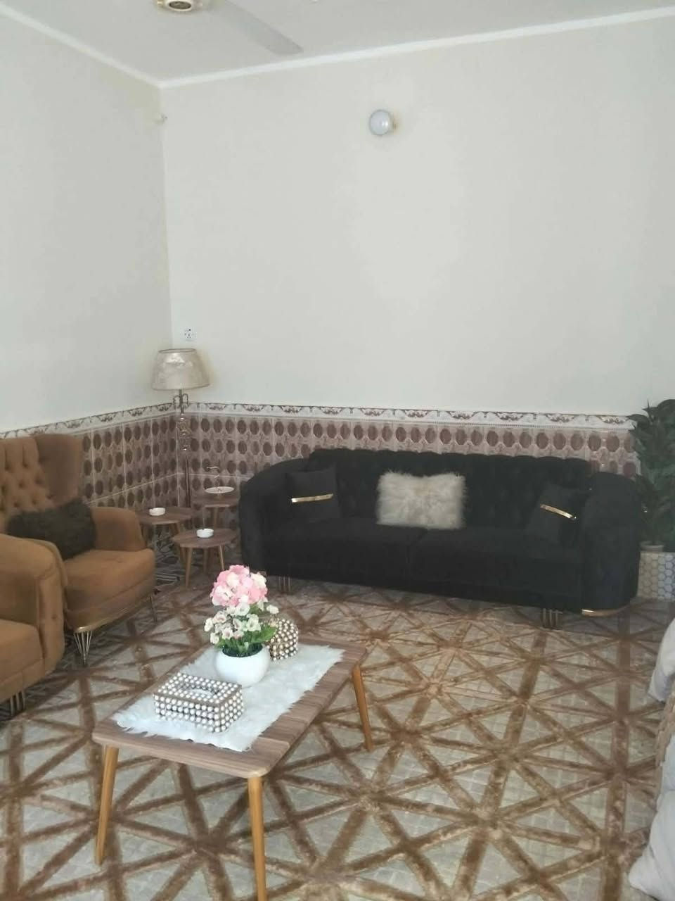 🔶 بيت بحي لفدأء بشارع ابو لبنان ثالث فرع عن المضخه.
💠💠💠💠💠💠💠💠💠
🫖🫖🫖🫖🫖🫖🫖🫖🫖
 لبيت ركن مساحته 100متر مربع 10 ×10 متر  . بناء طابوك وثرمستون والسقف  عكاده . متوفرة كل الخدمات 
💢💢💢💢💢💢💢💢💢
البيت طابقين :-
 المسقفات الطابق الاول غرفه نوم  واستقبال ومطبخ ومجموعة صحيه 
الطابق الثاني 3 غرف نوم .
🧿🧿🧿🧿🧿🧿🧿🧿🧿
السعر 140 مليون .
***********
