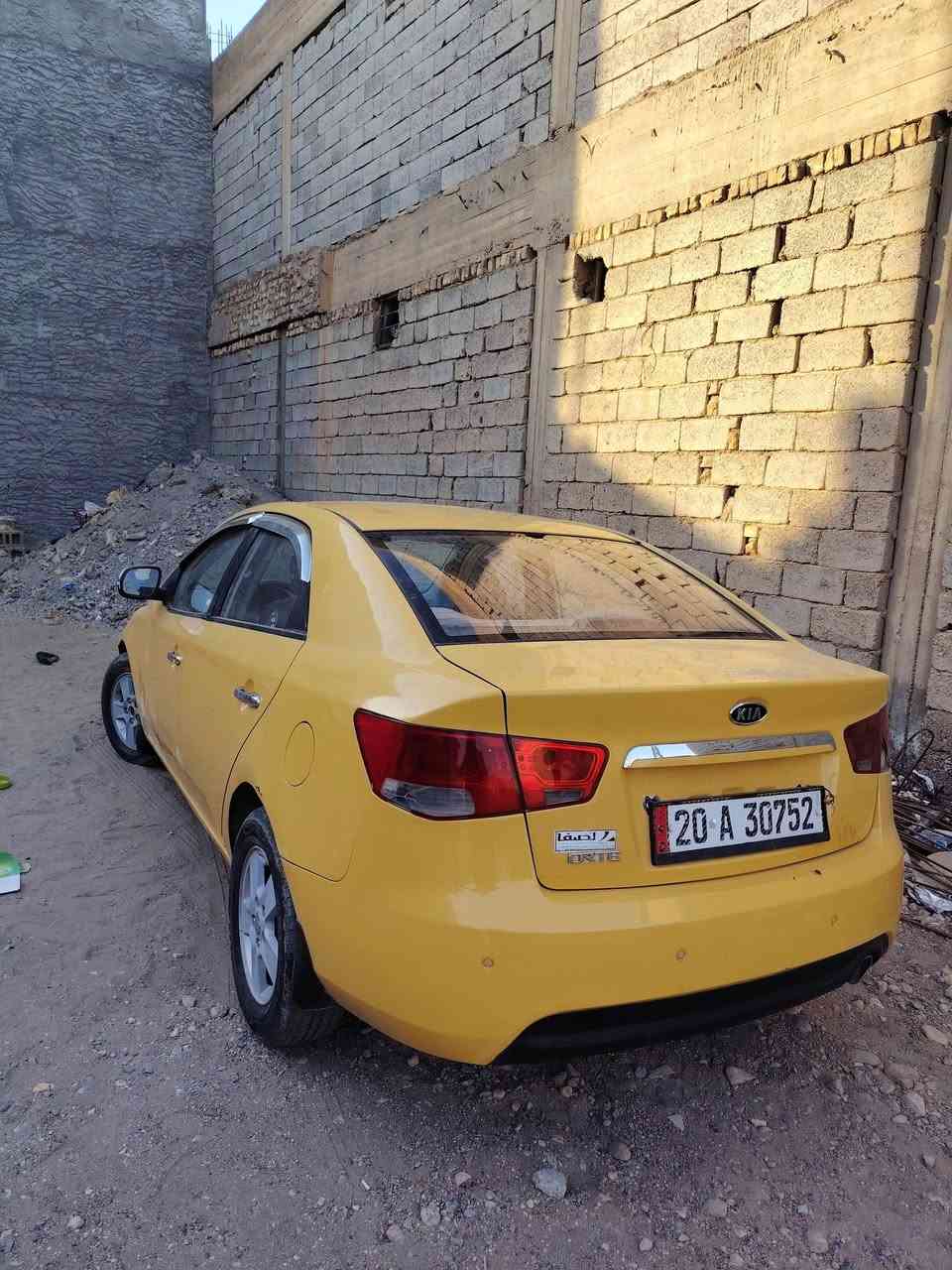 السلام عليكم 
مكلف بالنشر
سيراتو 2012 للبيع
رقم ديالى بأسمي
لون اصفر خط بلدروز_مندلي
الضرر الجاملغ خلف السايق مع صبغ عام تغير لون
تبريد تدفئة
تخم تاير
السياره جاهزه من كلشي
الأستفسار ***********
